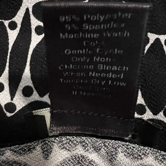 Ann Taylor Black and White Dressy Tank. Size Small. Great Condition! - Picture 9 of 11